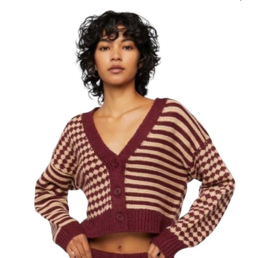Forever 21 Cropped Knitted Cardigan